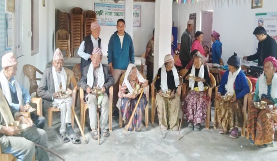 लिङ्तेपका ज्येष्ठ नागरिकलाई सम्मान