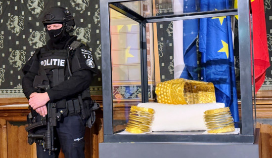 चोरीपछि सुनौलो हेलमेट फिर्ता