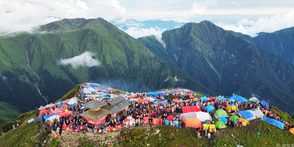 सुदूरपश्चिम प्रदेश : पर्यटकीय क्षेत्र छन्, पर्यटक छैनन्