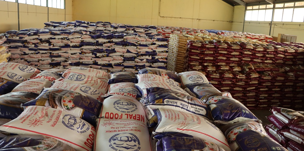 राजापुर खाद्यमा १७ हजार क्विन्टल चामल थन्कियो