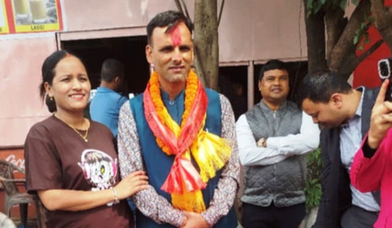 सांसद जोशीसँग भेटघाट