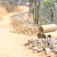 लामाबगर सुरुङ मार्गमा चल्न थाले सवारीसाधन