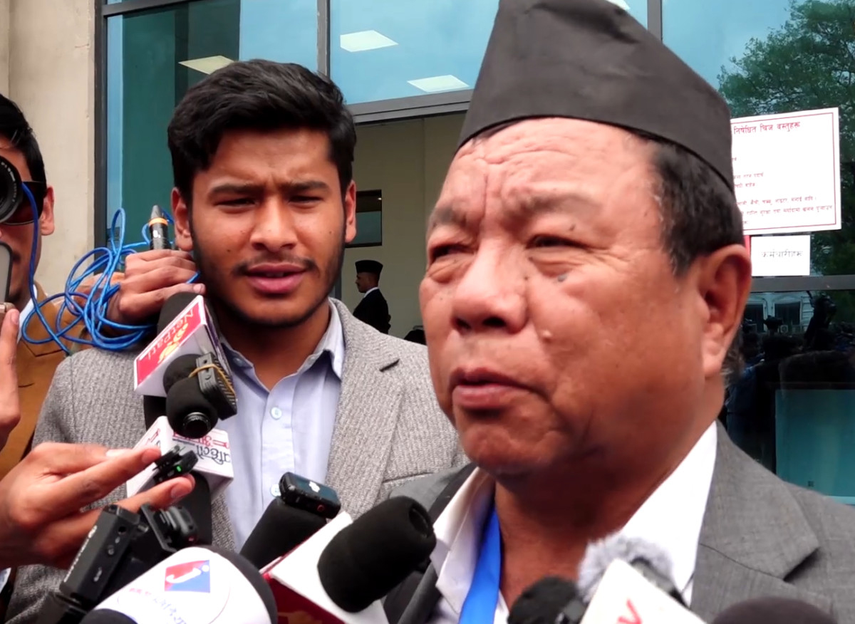 गृहमन्त्री गुरुङलाई कसैको दबाब र प्रभावमा नपर्न सांसद पुनको सुझाव