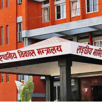 धरानको खानेपानीको समस्या समाधानको प्रयास गर्ने मन्त्री यादवको प्रतिबद्धता