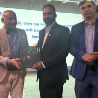 अध्यक्ष ओली र नेता लेखकलाई बिहीबारभित्र अनुसन्धान पूरा नभएमा हिरासत मुक्त गर्न सर्वोच्चको आदेश