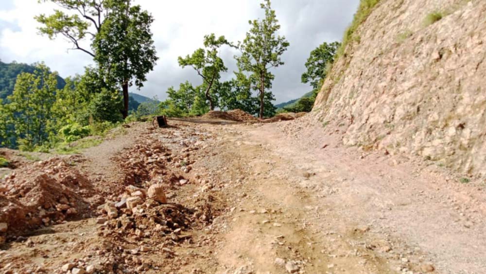 ठेकेदारको लापर्बाहीले निर्माणमा ढिलाइ