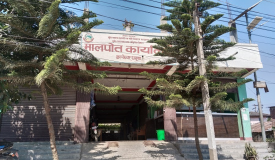 ढिलासुस्तीले सडक निर्माण प्रभावित