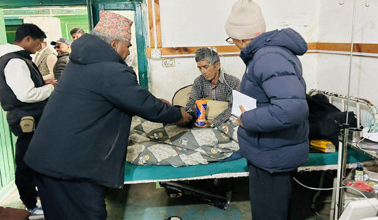 बिरामीलाई पोषणयुक्त खानेकुरा र सरसफाइका सामाग्री सहयोग