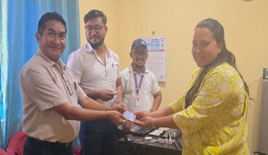 मकवानपुरमा गाउँमै वितरण गर्न थालियो राष्ट्रिय परिचयपत्र