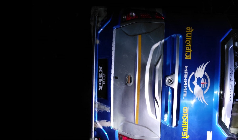 कपिलवस्तुको बनकसवासामा बस दुर्घटना, २६ जना घाइते