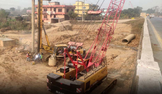 बुटवल–गोरुसिङ्गे सडक :  अभाव हुँदै छ निर्माण सामग्री