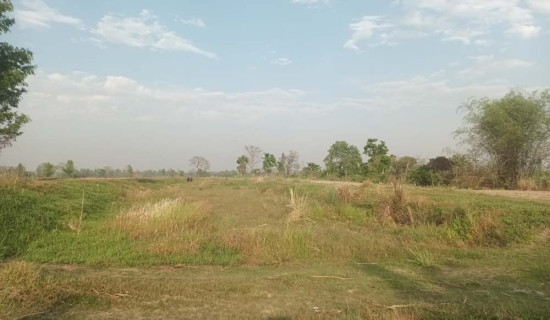 हातमा लालपुर्जा जमिन भने बाँझै