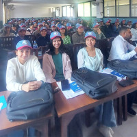 धमाधम फर्कन थाले श्रमिक