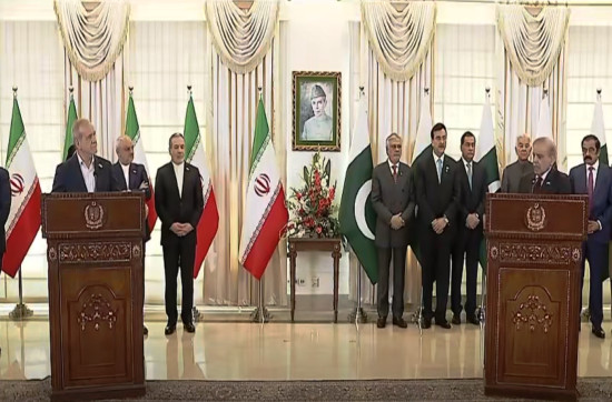 इरानी प्रतिनिधिमण्डल र पाकिस्तानी प्रधानमन्त्रीबिच भेटवार्ता