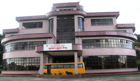 साढे तीन लाख सवारी लाइसेन्स र तीस लाख हुलाक टिकट छापियो