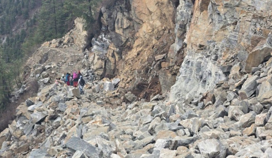 सिमकोट–हिल्सा सडक चार दिनदेखि बन्द