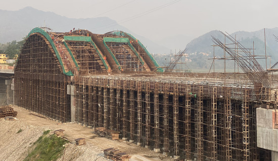आर्क पुलको काम अन्तिम चरणमा