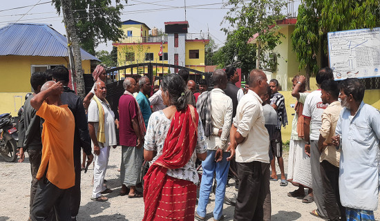 हनुमाननगर कङ्कालिनी नगरपालिकाको कार्यालयमा तालाबन्दी