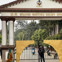 कविता लेखन प्रतियोगिताका विजयी विद्यार्थी पुरस्कृत