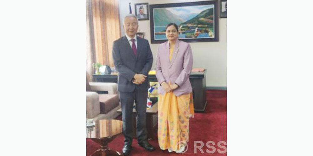 स्वास्थ्यमन्त्री मेहतासँग नेपालका लागि जापानका राजदूत मायदा तोरूको शिष्टाचार भेट