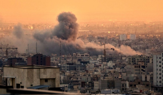 मध्यपूर्व युद्धबारे छलफल गर्न रूसी विदेशमन्त्री चीनमा