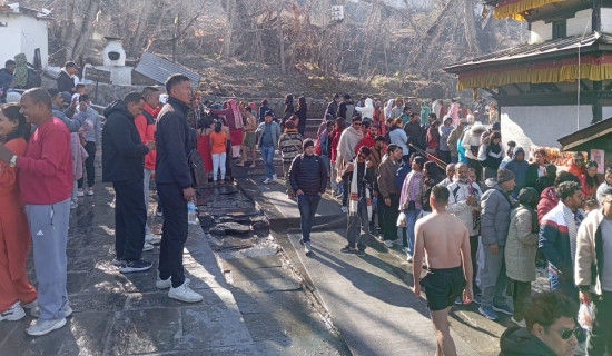 नयाँ वर्षको पहिलो दिन मुक्तिनाथ मन्दिरमा तिर्थालुको भिड