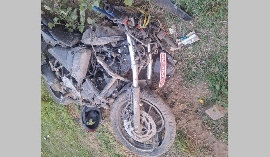कैलालीमा हाईस र मोटरसाइकल ठोक्किँदा दुईजनाको मृत्यु
