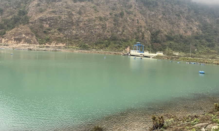 मर्स्याङ्दी नदीको बाँधमा डुबेर एक बेपत्ता