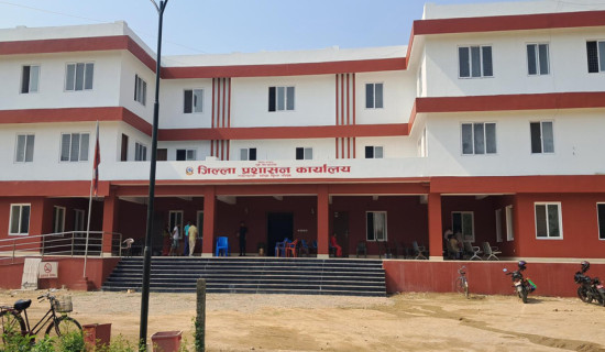 सात करोडमा बन्यो जिल्ला प्रशासन कार्यालय नवलपरासी भवन