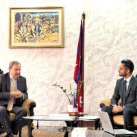 ‘तीन शिक्षकले कक्षा छसम्म कसरी पढाउने’