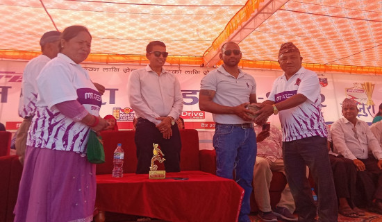 खजुरा गोल्डकपका लागि थापाद्वारा सात लाख सहयोग