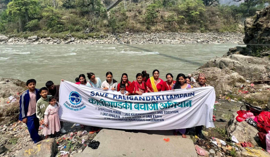 ड्रयागन फ्रुट खेतीमा रमाउँदै कृषक राना