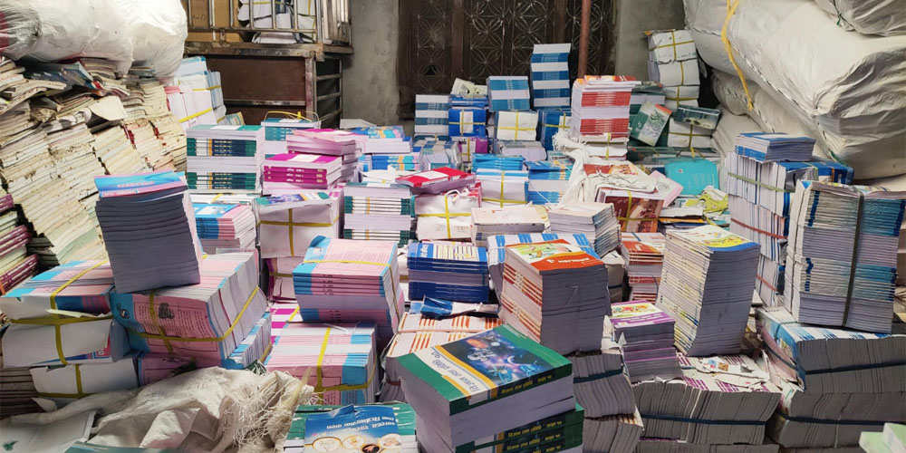 नयाँ शैक्षिक सत्रअगावै पाठ्यपुस्तक विद्यालयमा