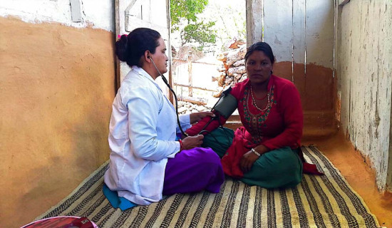 दुर्गमका सुत्केरीको सेवामा सरिताकुमारी