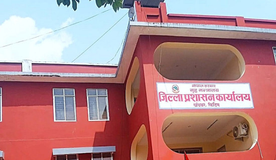 जानकीका अतिविपन्न परिवारलाई उन्नत जातका बाख्रा वितरण
