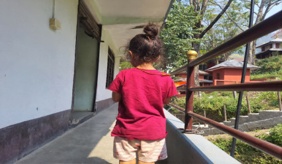 आमाको मृत्यु, बुवा सुधारगृहमा : चार वर्षीय बालिकाको बिचल्ली