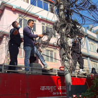 सर्लाहीको बाँके जङ्गलमा बस पल्टियो