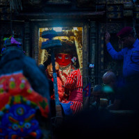 महिलाले ताने मत्स्येन्द्रनाथको रथ