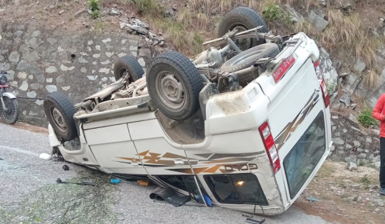 दुई सवारी दुर्घटना, भारतीय नागरिकसहित नौ घाइते