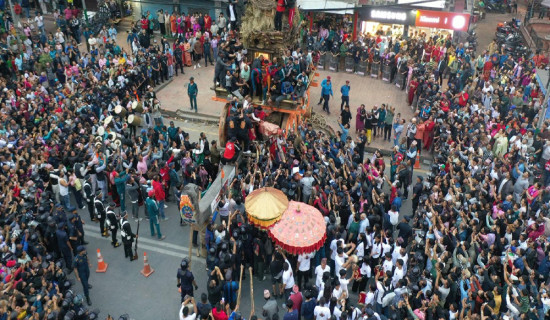 ललितपुरमा रातो मच्छिन्द्रनाथको रथारोहण