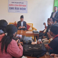 आठ प्रहरी नायब महानिरीक्षक दर्ज्यानी चिह्नद्वारा सुशोभित