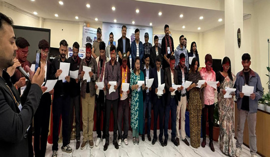 चलचित्र पत्रकार सङ्घमा दोहोरिनु भयो समीर