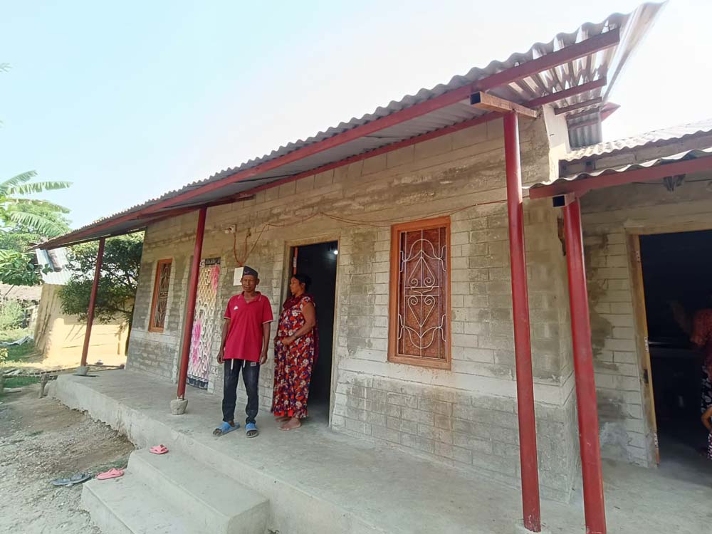 पक्की घर पाएपछि मुक्त कमैया दङ्ग