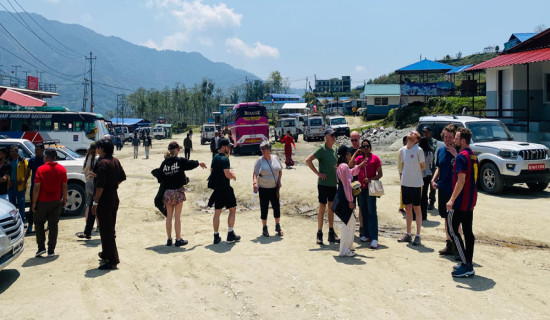 घान्द्रुकमा पर्यटकीय चहलपहल