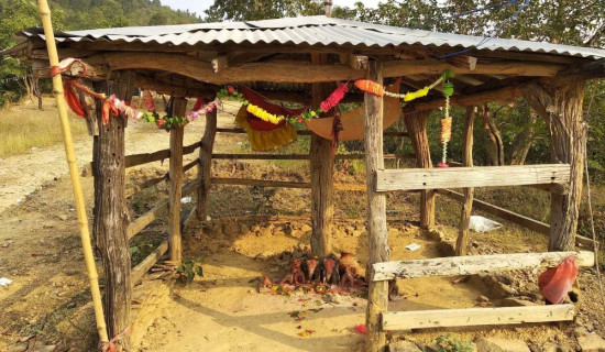 दुई सय वर्ष पुरानो मन्दिर पुनर्निर्माण सुरु