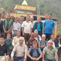 ग्रामीण क्षेत्रबाट महुवा सङ्कलन