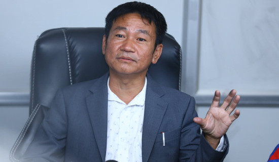 प्रधानमन्त्री देउवासँग अध्यक्ष दाहालसहित चितवनको टोलीद्वारा भेटवार्ता