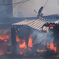 विपन्न विद्यार्थीलाई शैक्षिक सामग्री सहयोग