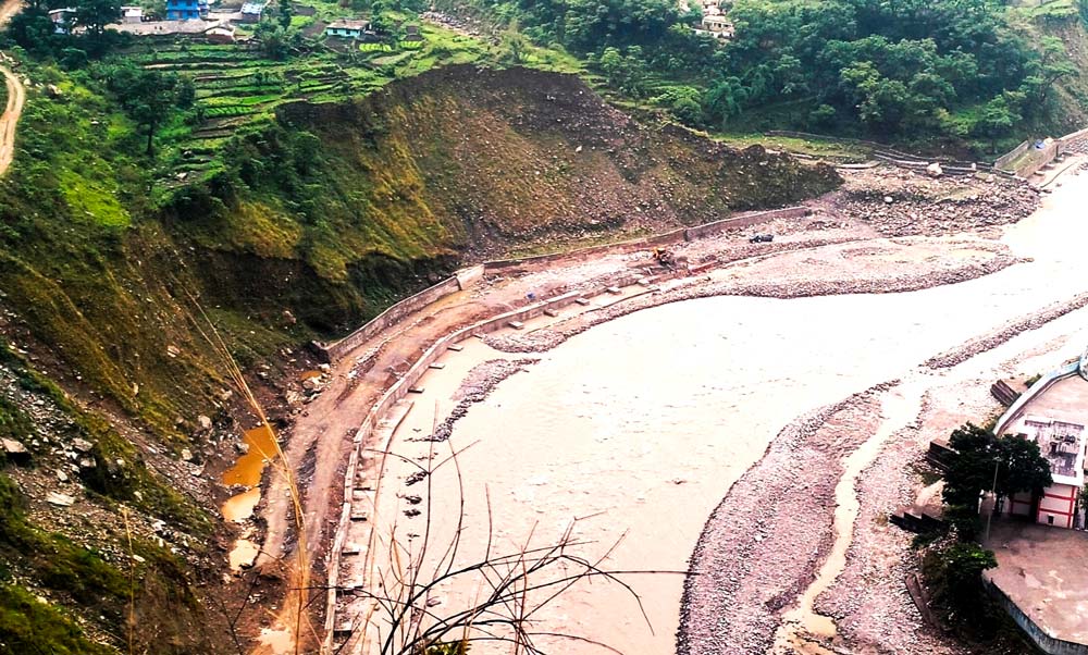 सीमा नदीको बहाब प्राकृतिक क्षेत्रमै फर्काउन माग