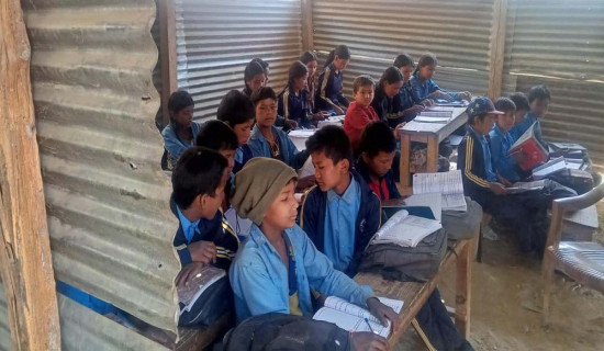 निर्वाचित जनप्रतिनिधिलाई शपथ तथा प्रमाणपत्र